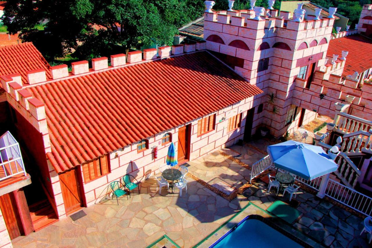 Pousada Al Castello Di Giulietta E Romeo Pirenopolis Exterior photo