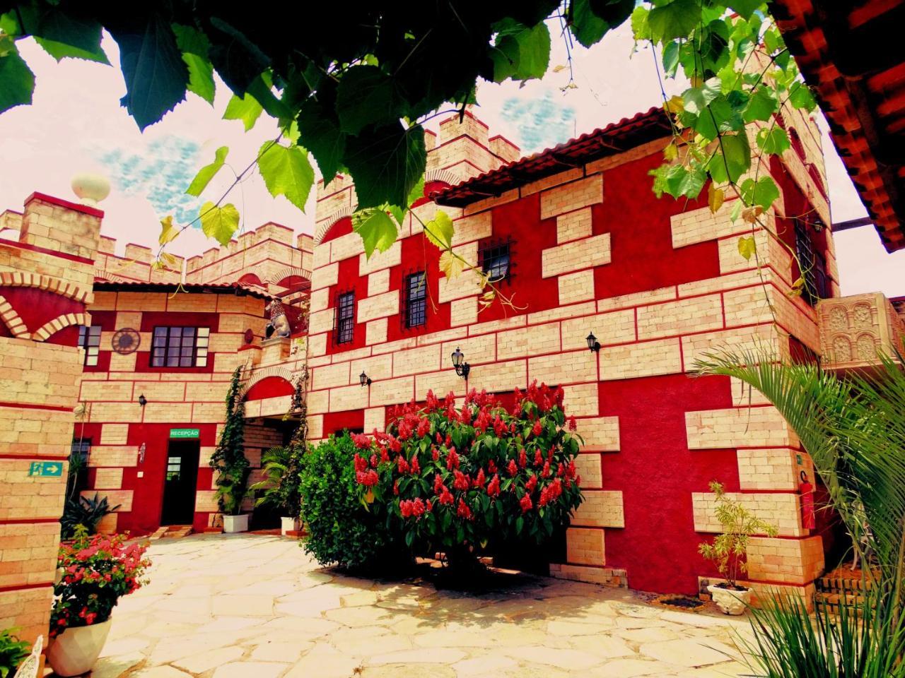 Pousada Al Castello Di Giulietta E Romeo Pirenopolis Exterior photo