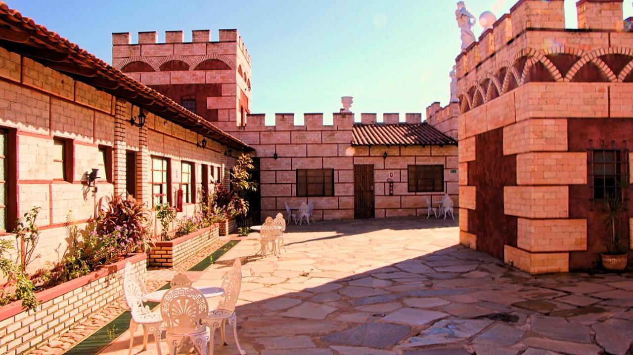 Pousada Al Castello Di Giulietta E Romeo Pirenopolis Exterior photo